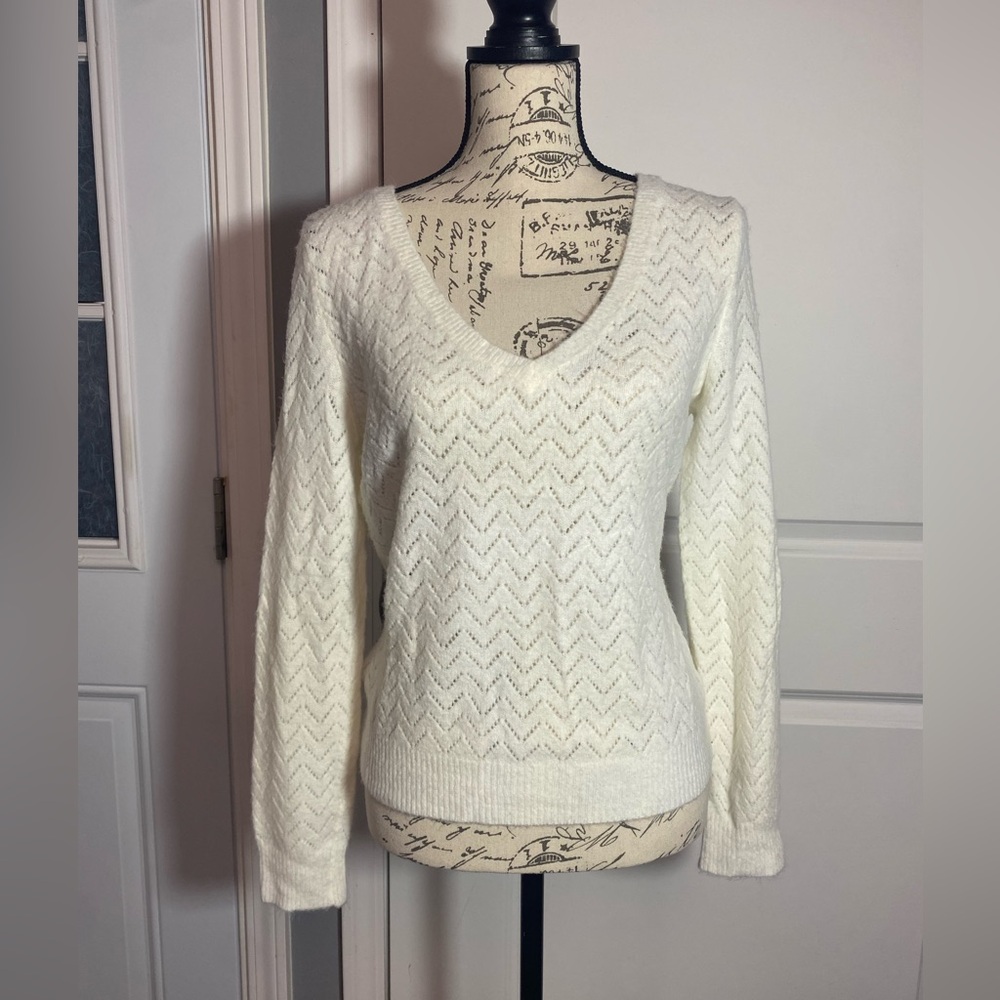 New York & Company Vintage‎ Cream V-Neck Pullover Sweater Small/S L